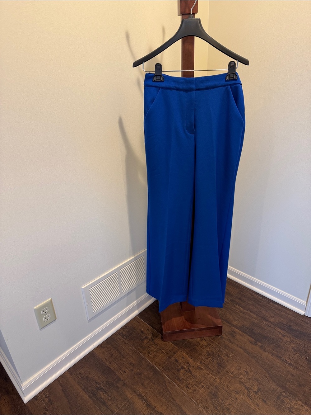 Express editor Women's flare Trousers in royal Blue 4S